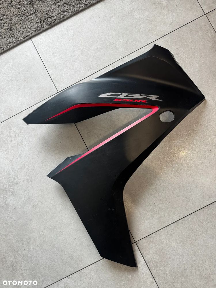 OWIEWKA PRAWA lub Lewa OSŁONA SILNIKA PŁUG HONDA CBR 650 R CBR650R 24-25 - 2