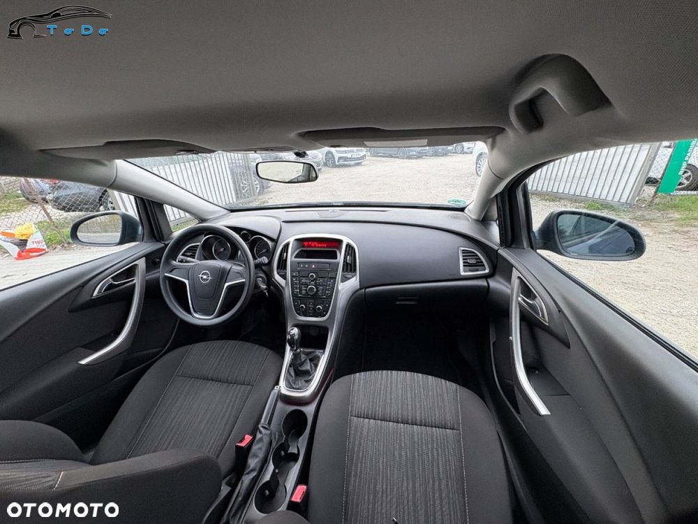 Opel Astra 2.0 CDTI DPF Cosmo - 23