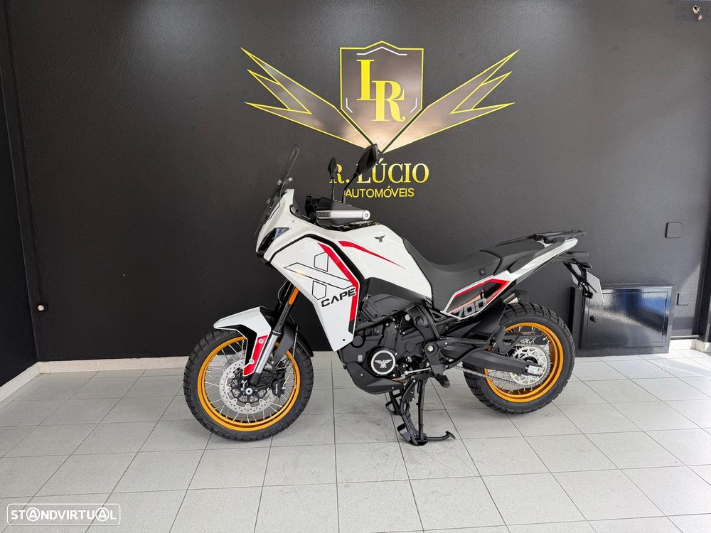 Moto Morini X-Cape 700 - 17