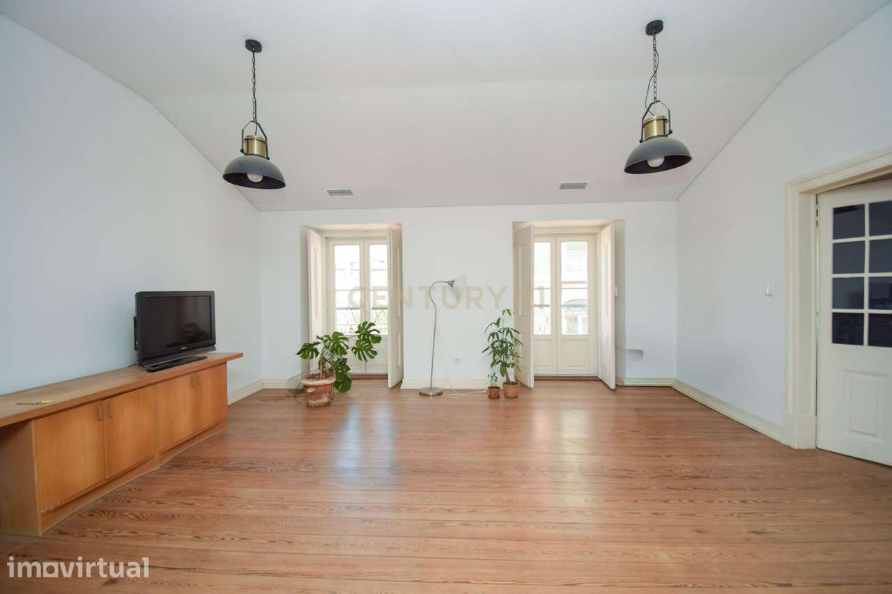 Apartamento T5 Duplex para Arrendamento em Alcântara (2.300€) - Grande imagem: 3/31