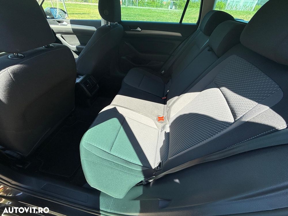 Volkswagen Passat 2.0 TDI SCR DSG Comfortline - 23