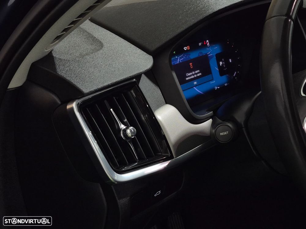 Volvo V90 Cross Country 2.0 B5 Plus AWD - 48