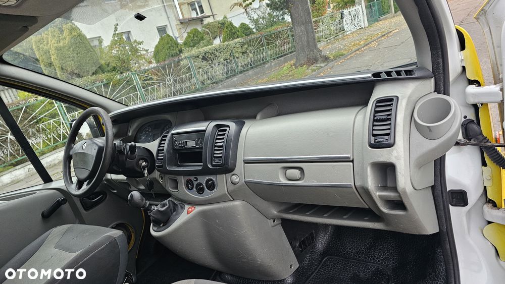 Renault Trafic - 18