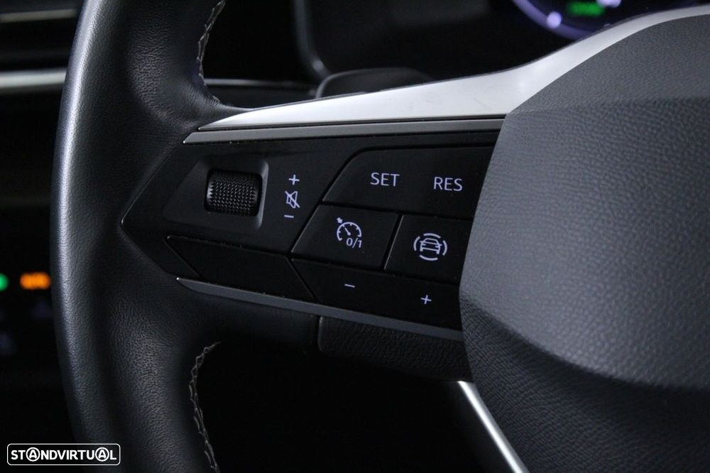 SEAT Leon 1.4 e-Hybrid Xcellence DSG - 22