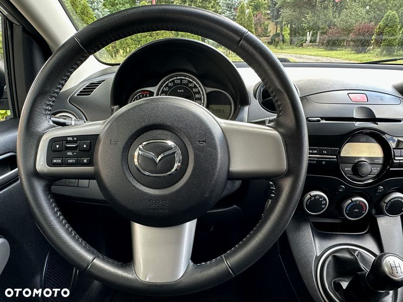 Mazda 2 - 15