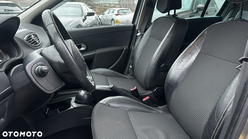 Renault Clio - 7