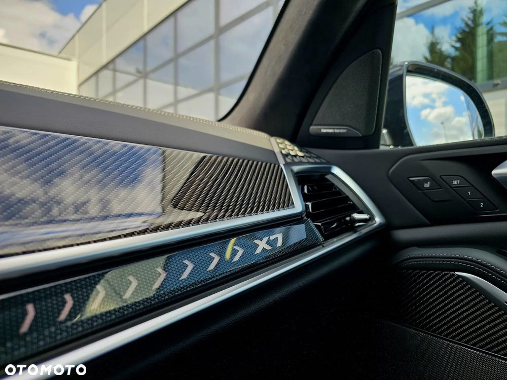 BMW X7 - 25