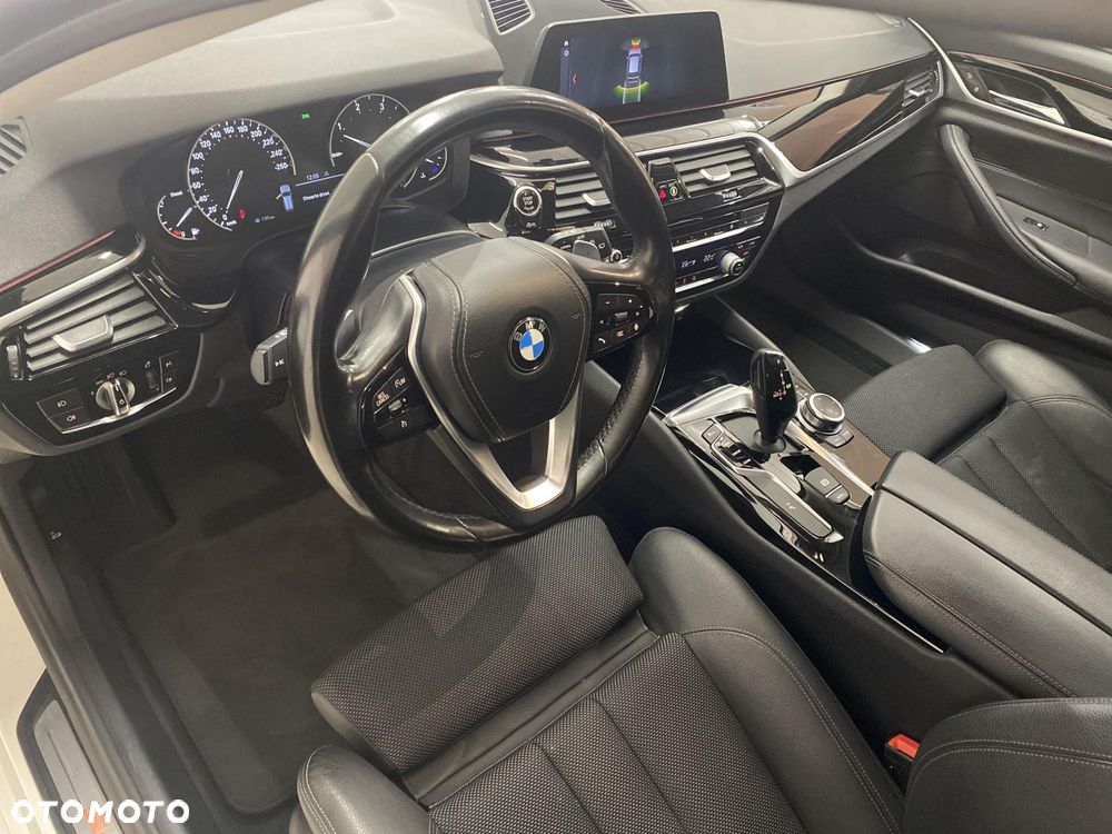 BMW Seria 5 518d - 10