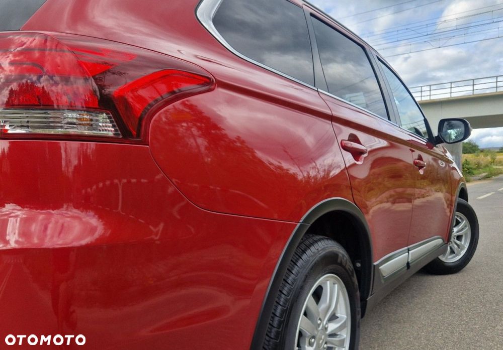 Mitsubishi Outlander 2.0 2WD SUV-Star - 15