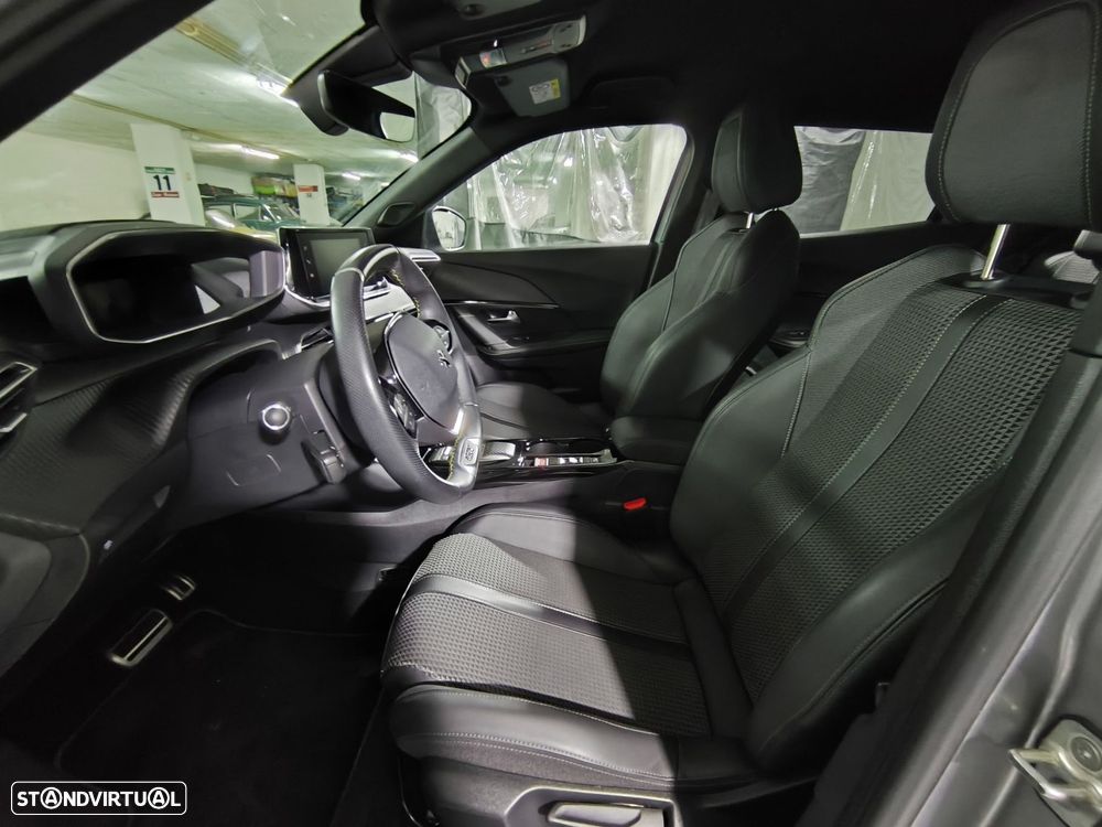 Peugeot e-2008 50 kWh GT - 16