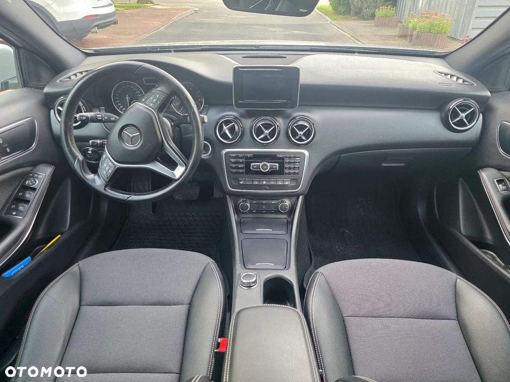 Mercedes-Benz Klasa A 180 (BlueEFFICIENCY) 7G-DCT - 7