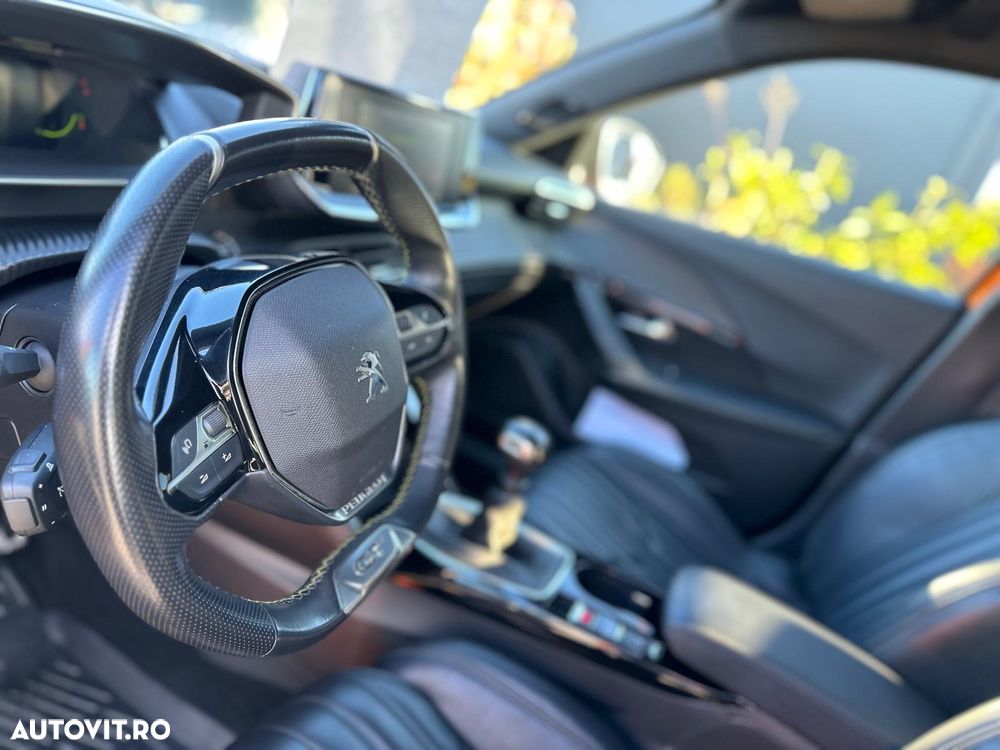 Peugeot 2008 PureTech 130 GT Pack - 9