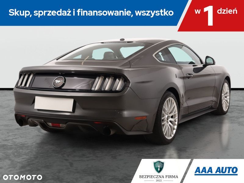 Ford Mustang - 7