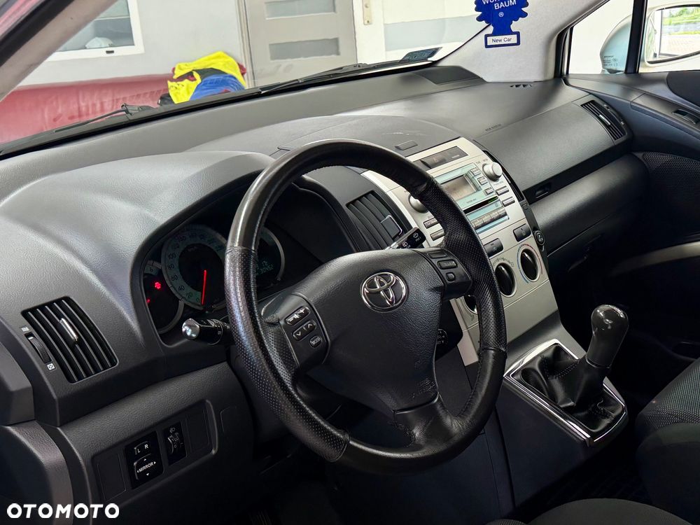 Toyota Corolla Verso 2.0 D-4D Prestige - 17