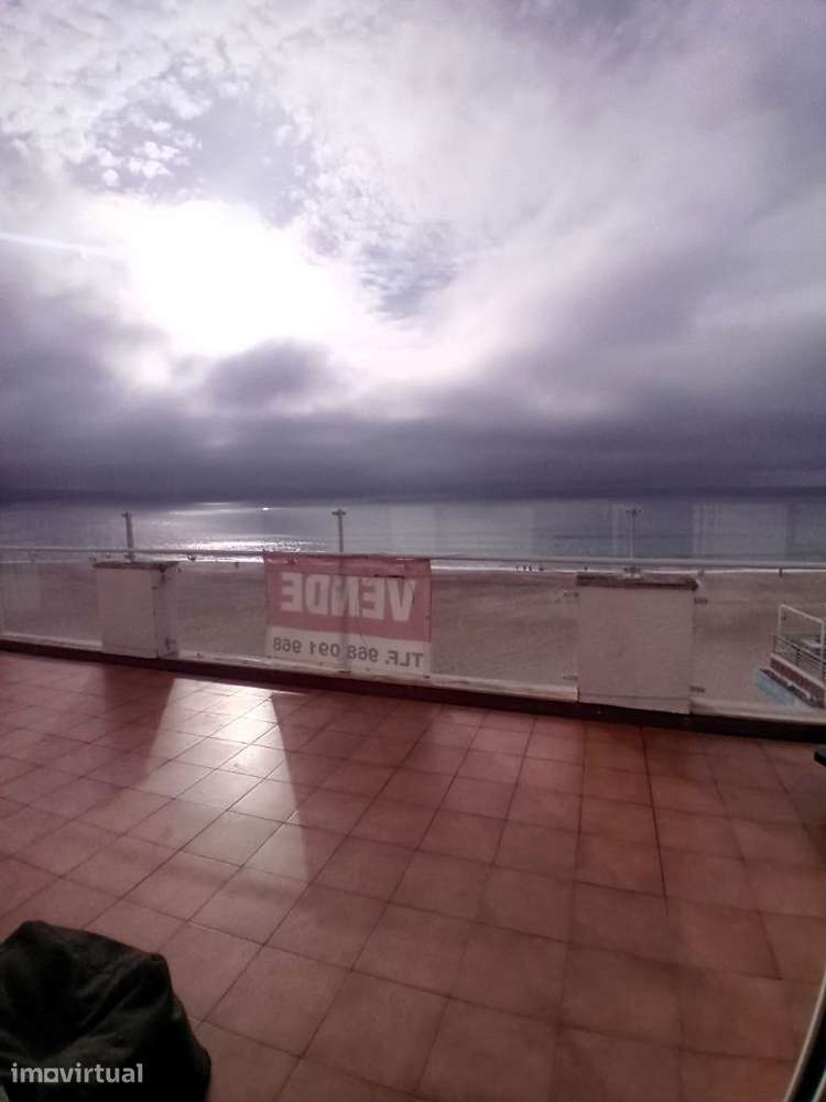 Apartamento T4 com terraço e garagem na Nazaré - Grande imagem: 2/44