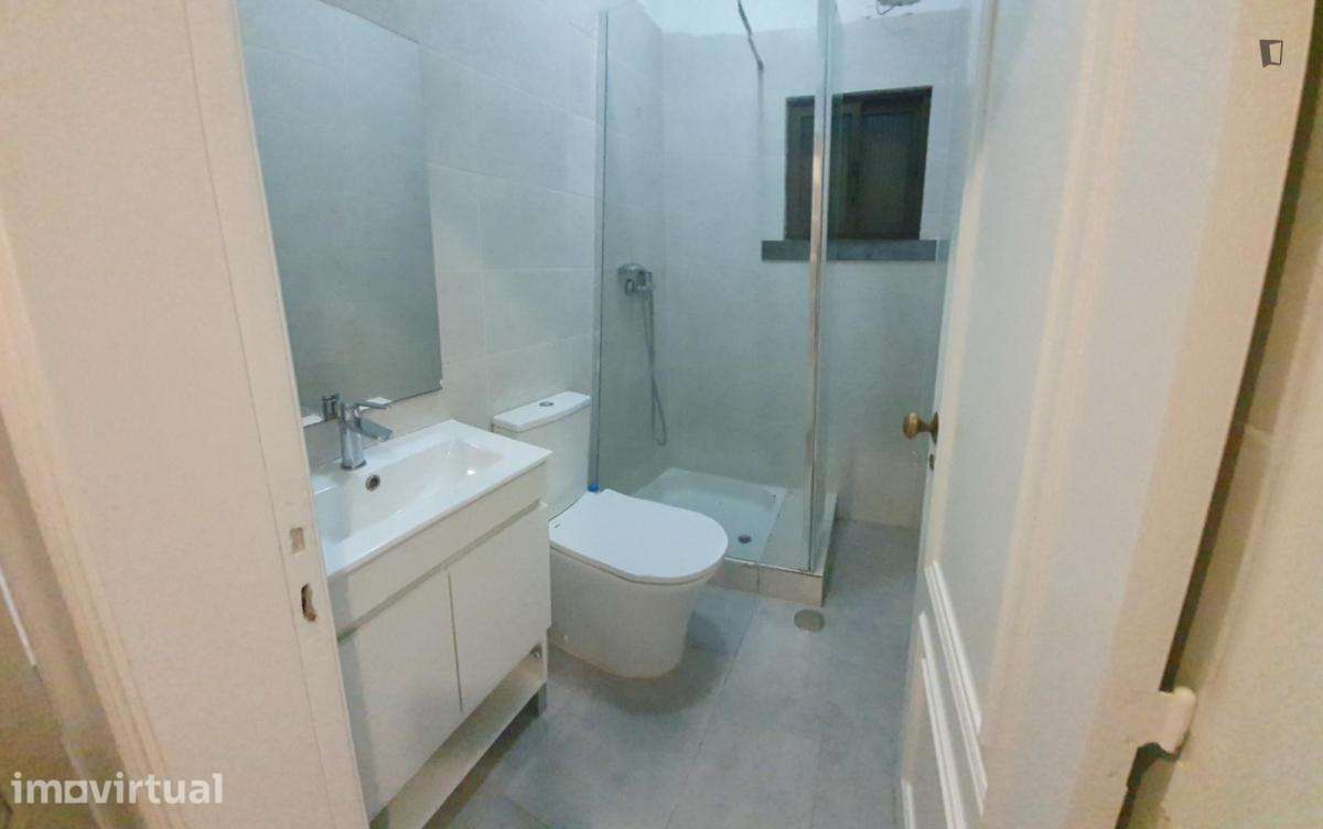 Quarto - localizado em Amadora Lisbon - Grande imagem: 3/7