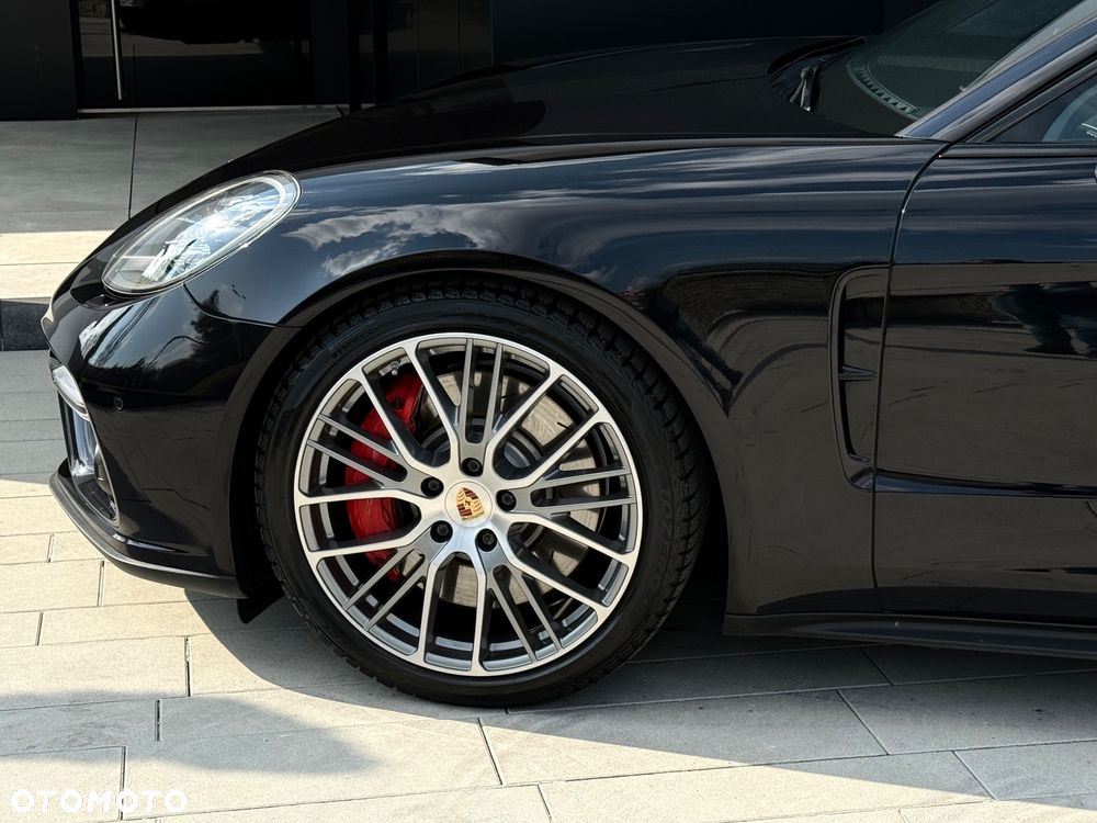 Porsche Panamera Turbo - 16