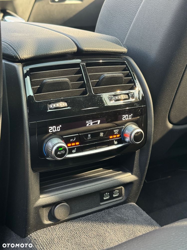 BMW Seria 5 530i xDrive mHEV M Sport sport - 35