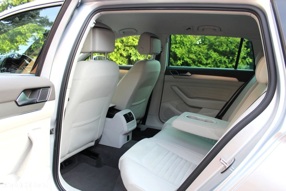 Volkswagen Passat - 13
