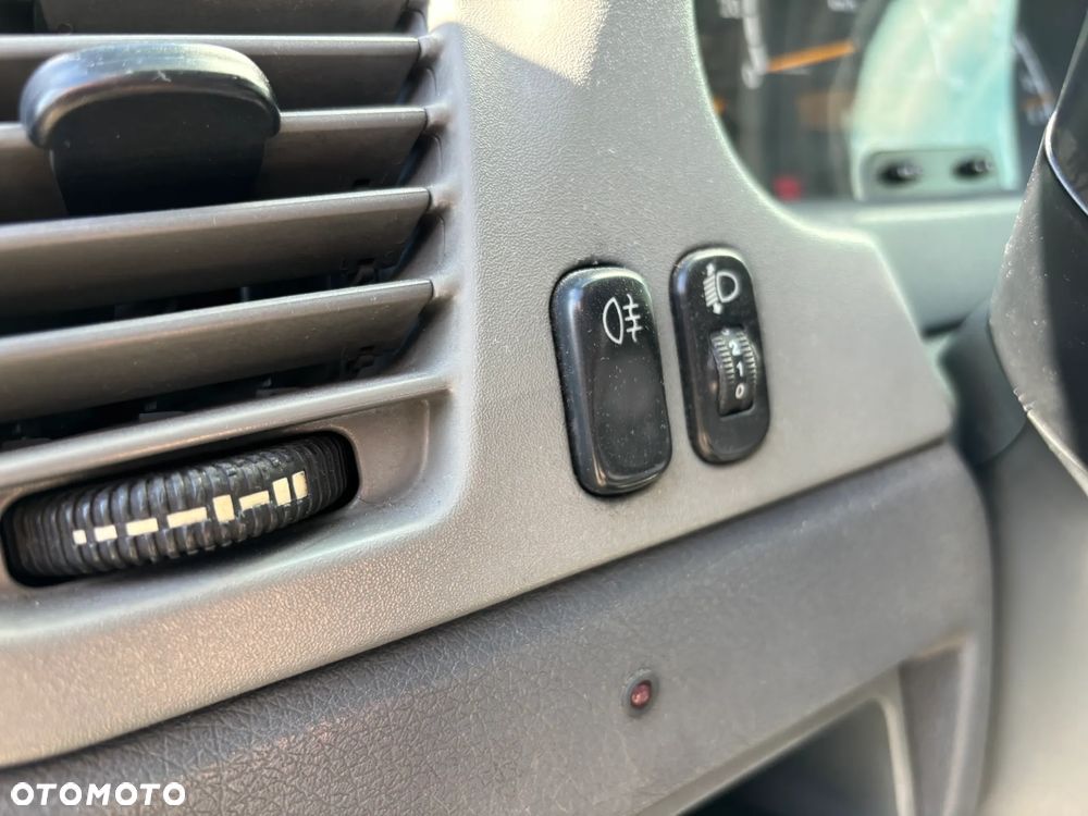 Mercedes-Benz Sprinter - 14