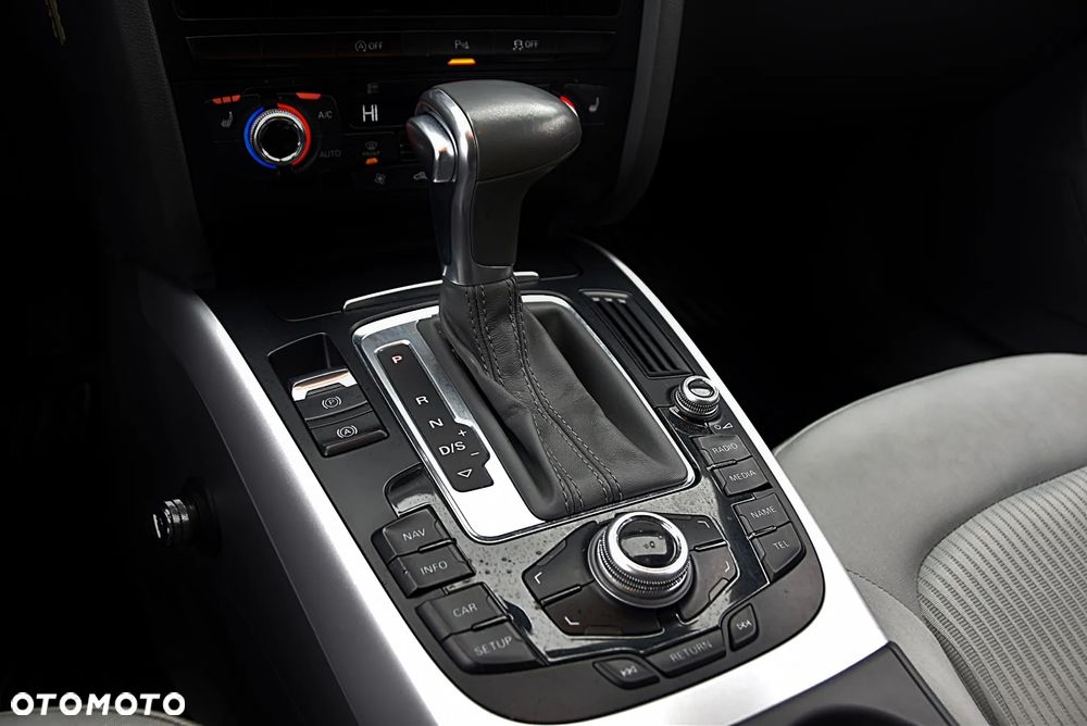 Audi A4 Avant 2.0 TDI Quattro S tronic - 25