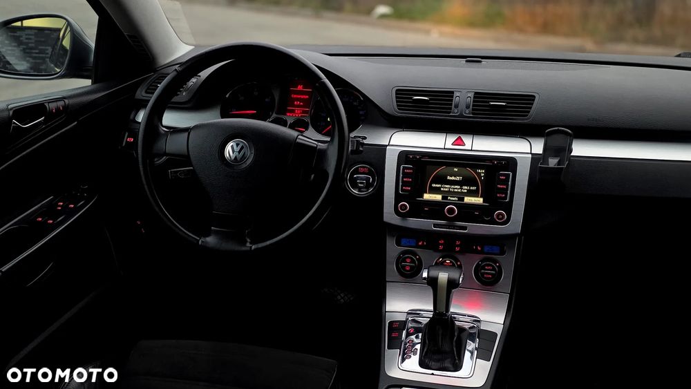 Volkswagen Passat Variant 2.0 TDI Highline DSG - 2