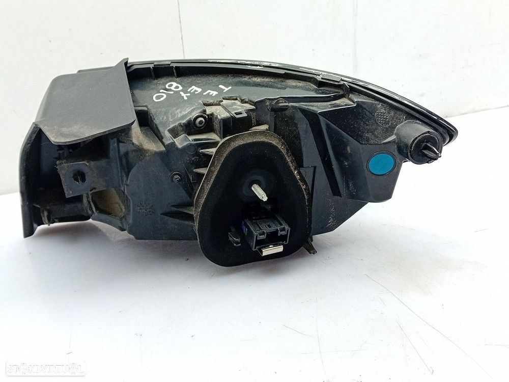 Farolim esquerdo PEUGEOT 208 II - 3