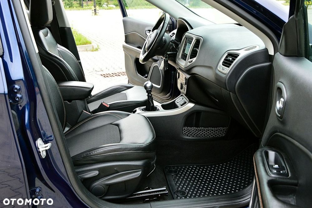 Jeep Compass 1.4 TMair Longitude FWD S&S - 29
