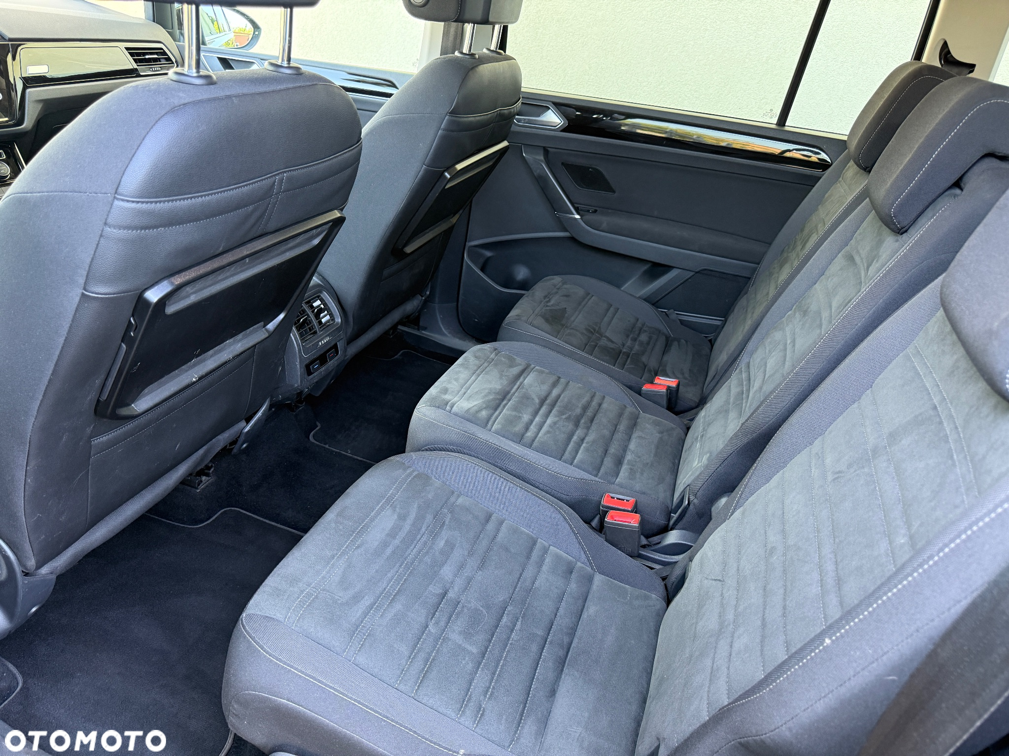 Volkswagen Touran - 8