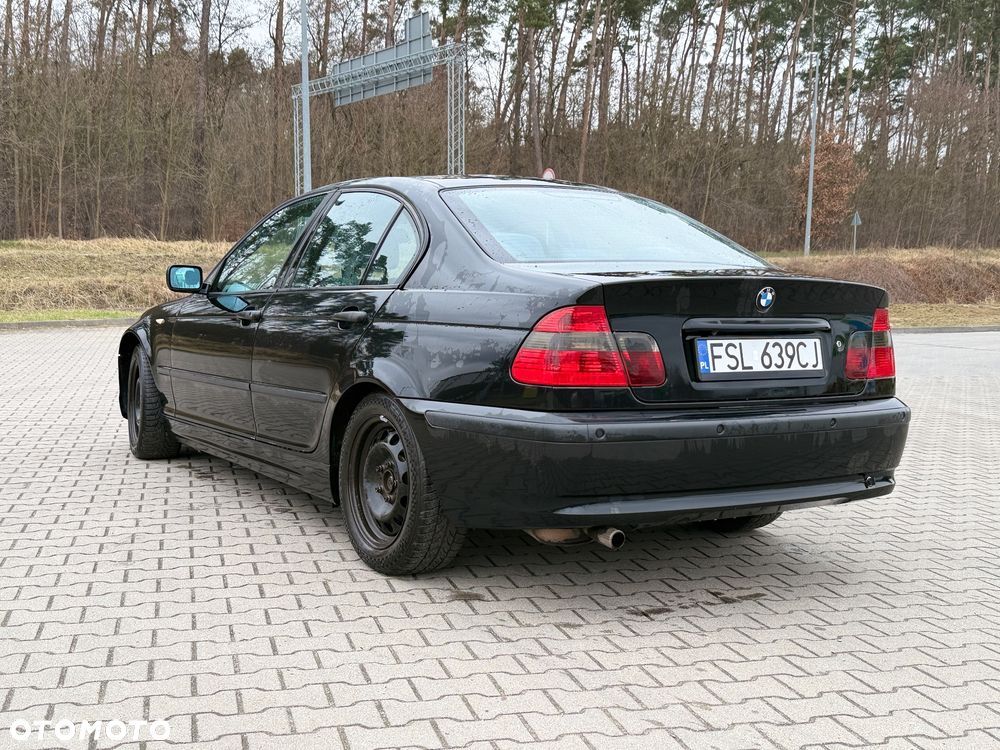 BMW Seria 3 318i - 5