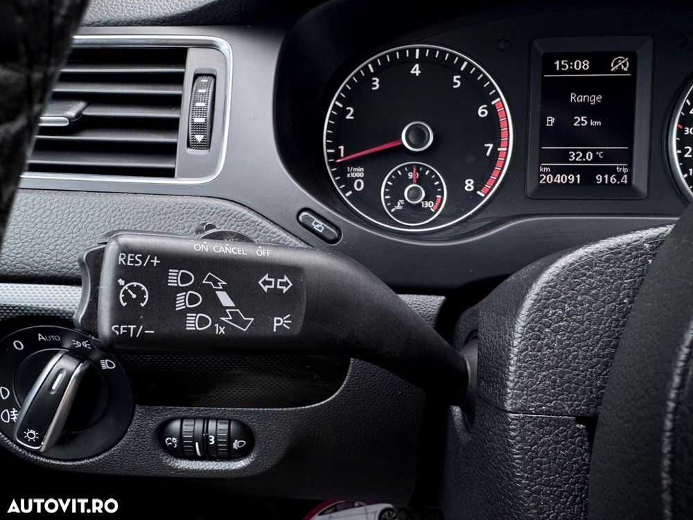 Volkswagen Jetta - 15