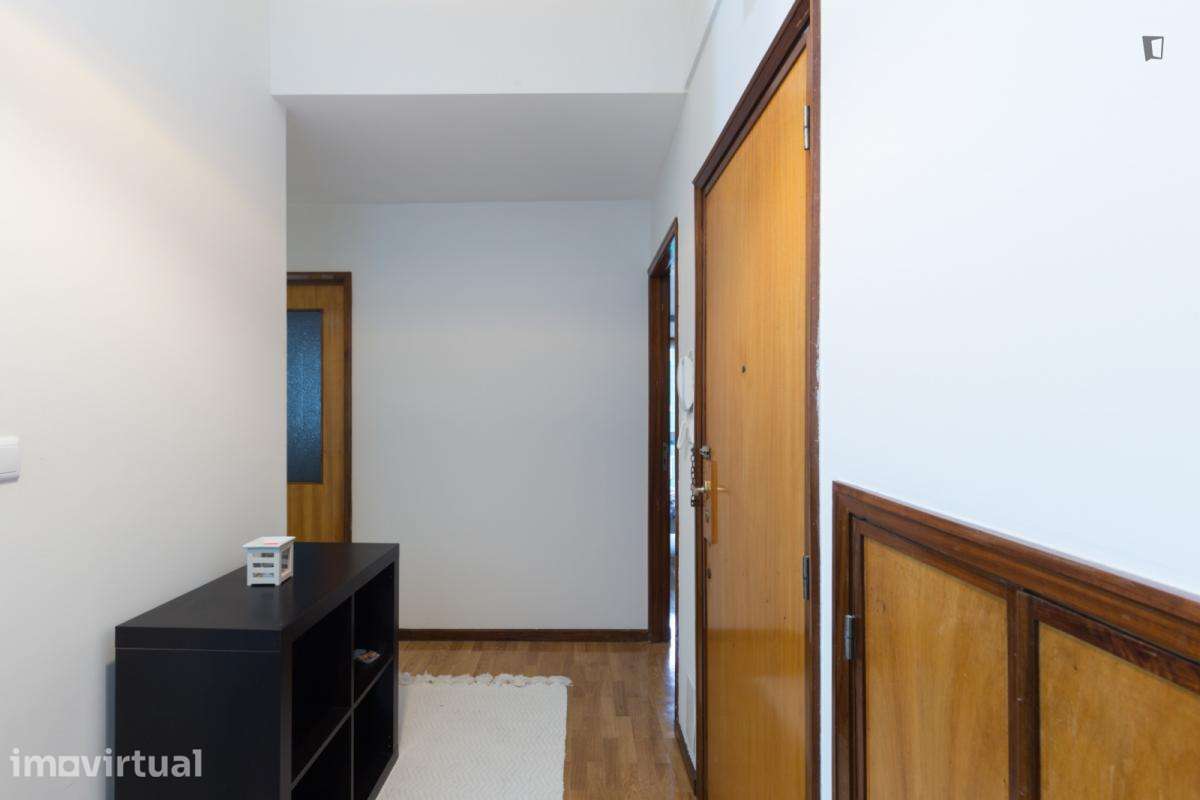 Quarto - localizado em Paranhos Porto - Grande imagem: 2/10