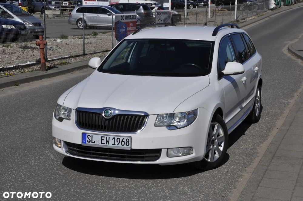 Skoda Superb 2.0 TDI DSG Exclusive - 2