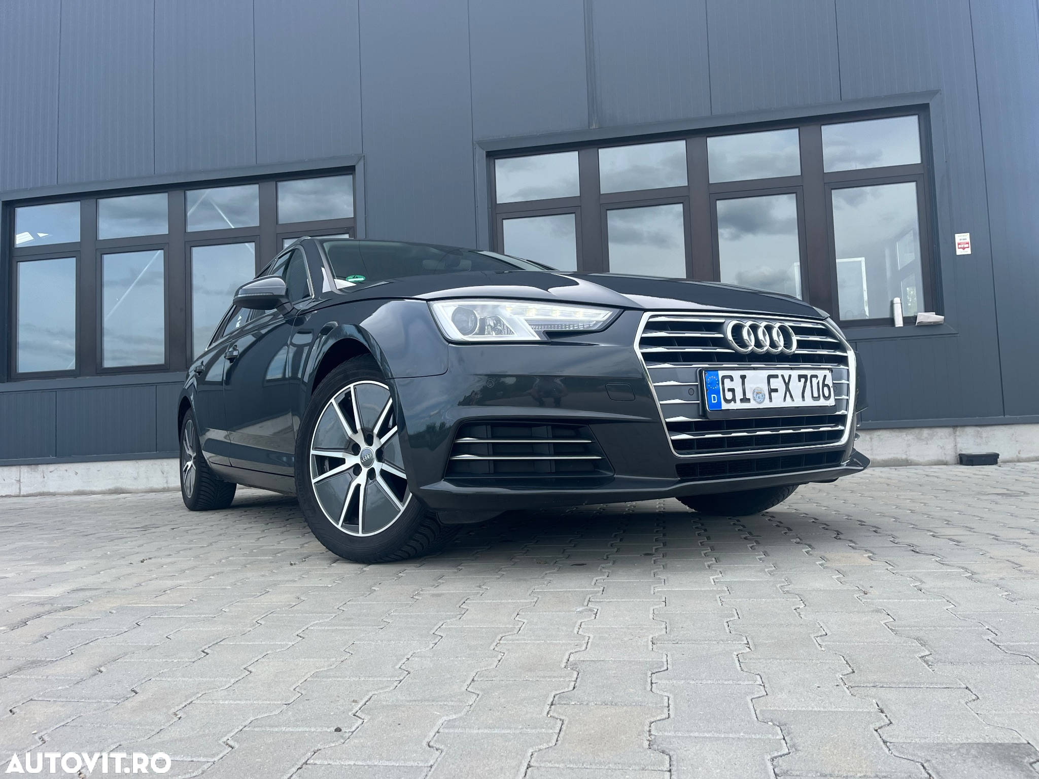 Audi A4 Avant 2.0 TDI Design - 30