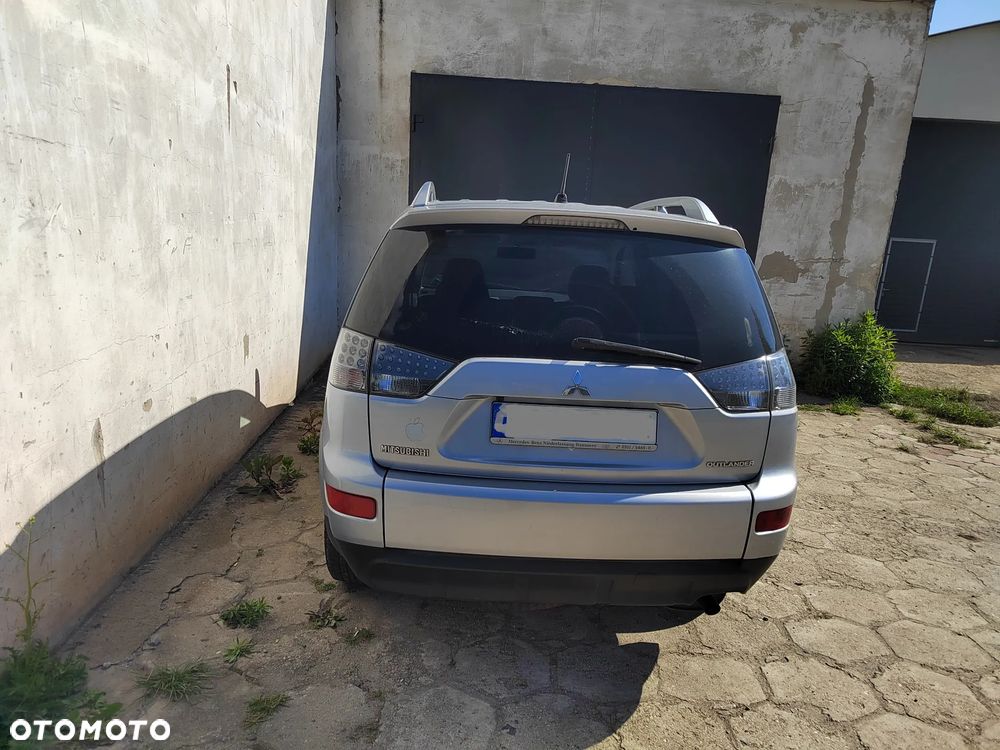 Mitsubishi Outlander 2.4 Invite 2WD - 4