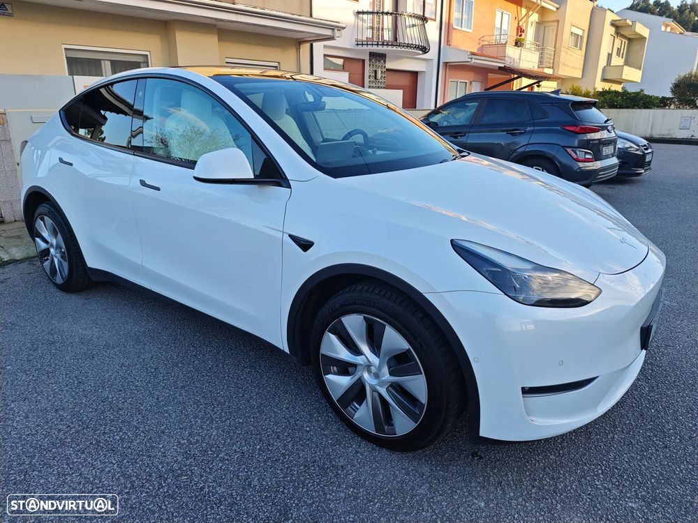 Tesla Model Y Long Range Dual Motor AWD - 6