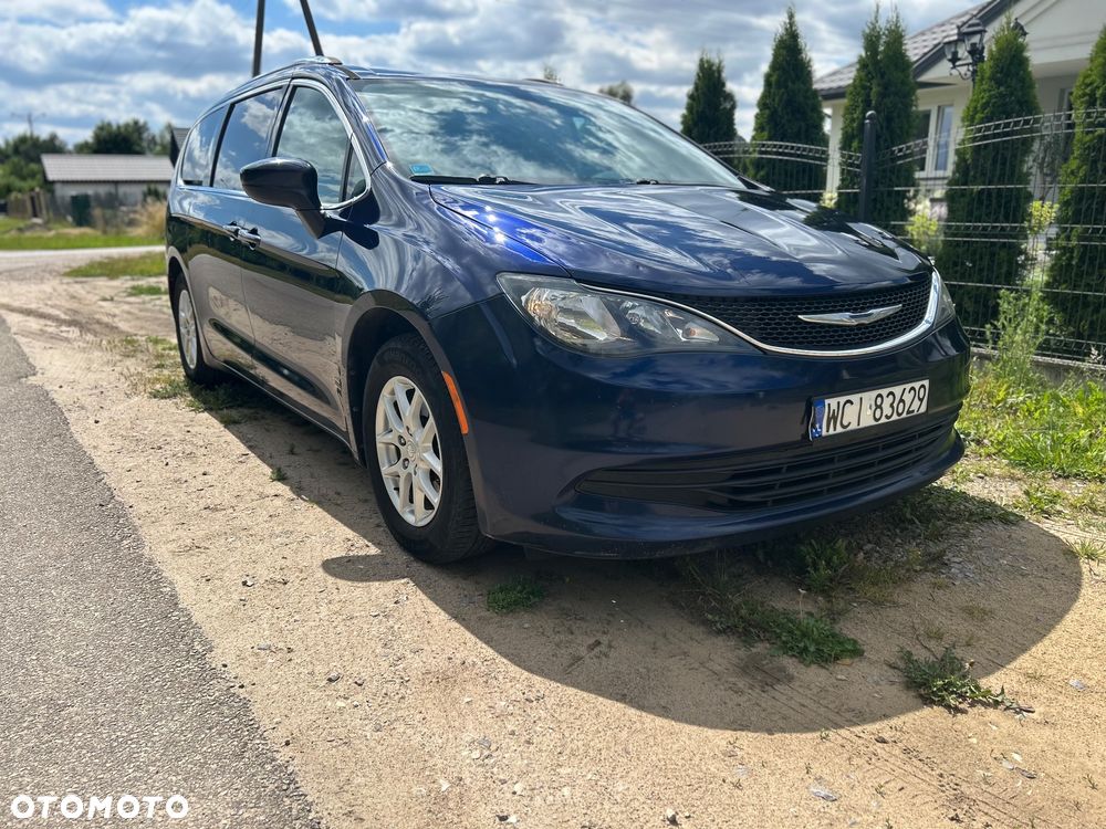 Chrysler Pacifica - 1