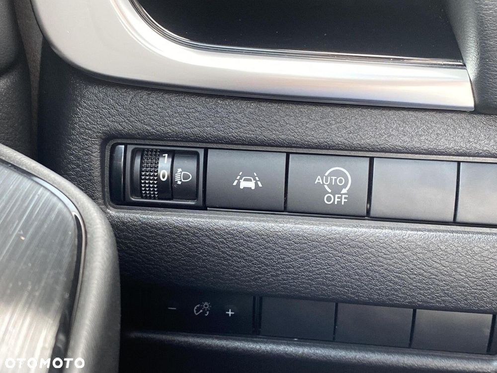 Nissan Qashqai 1.3 DIG-T N-Connecta - 25