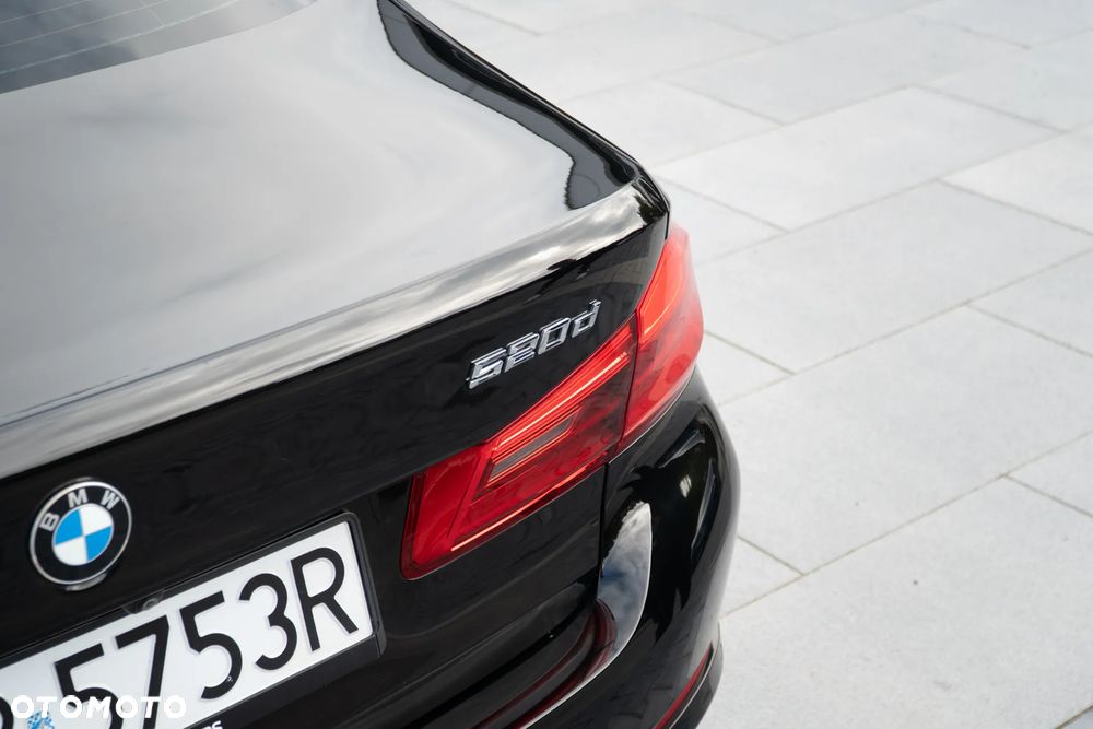 BMW Seria 5 520d Luxury Line - 14