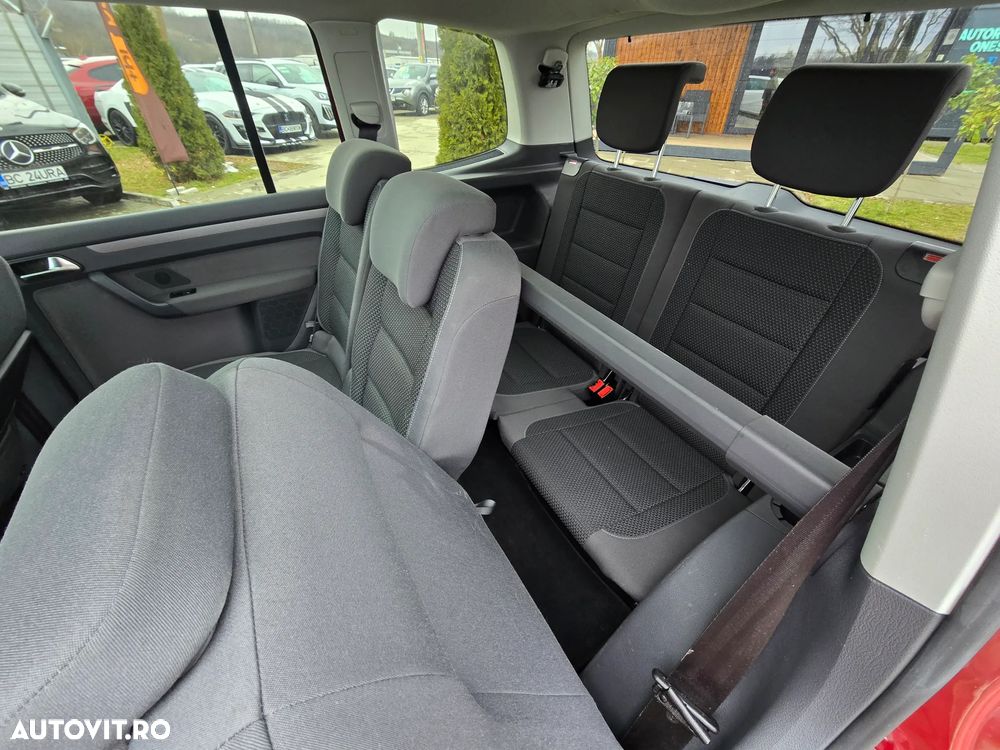 Volkswagen Touran 1.6 TDI DPF BlueMotion Technology Highline - 11