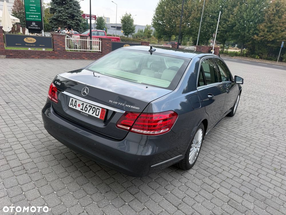 Mercedes-Benz Klasa E 300 BlueTEC HYBRID - 11