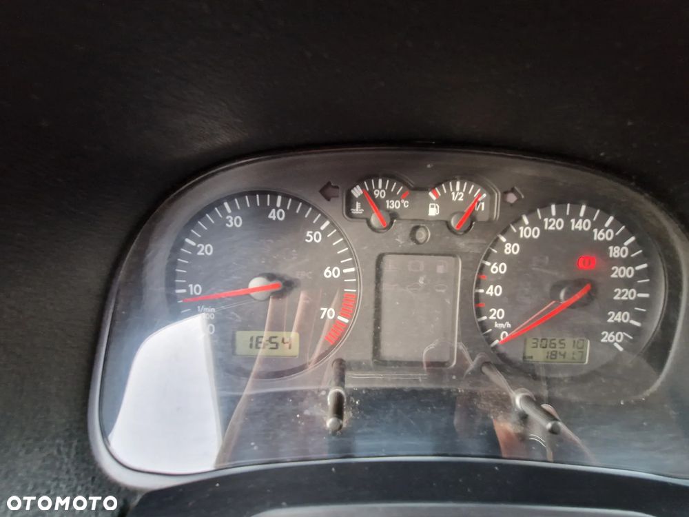 Volkswagen Golf 1.6 - 10