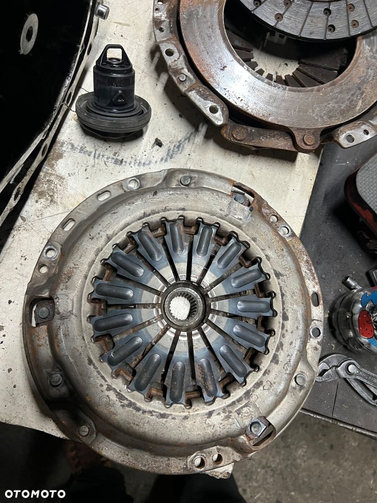 Sprzęgło Nissan patrol y61 2.8tdi tarcza docisk - 3