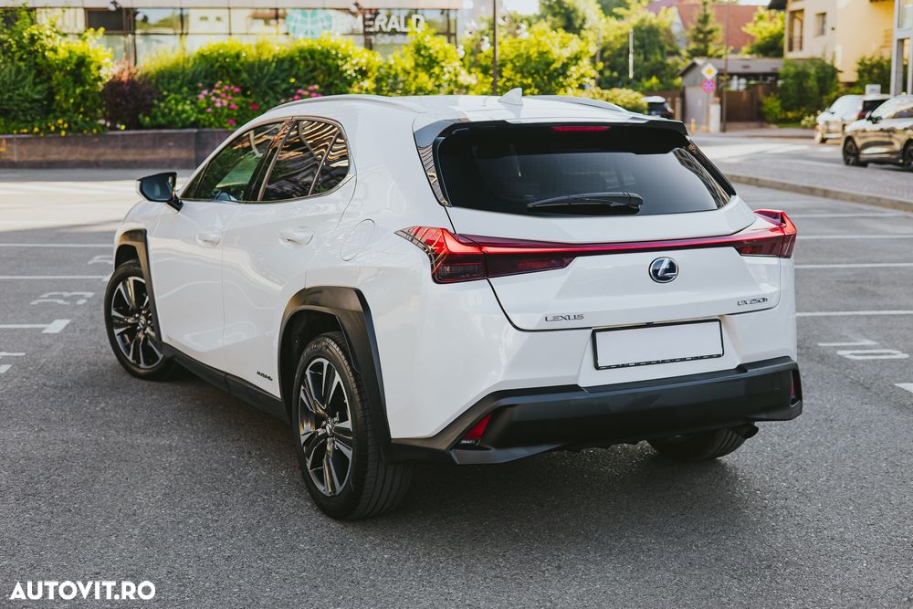 Lexus UX 200 FWD Business - 14