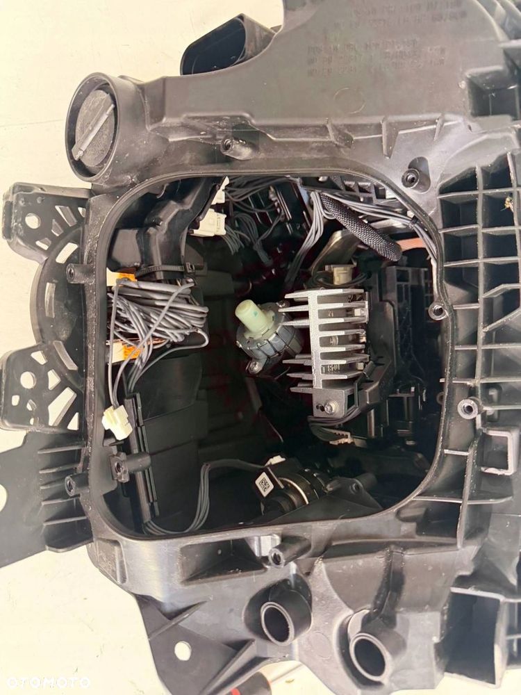 lampa prawy przód prawa przednia porsche taycan 9j1 19- full led eu - 11