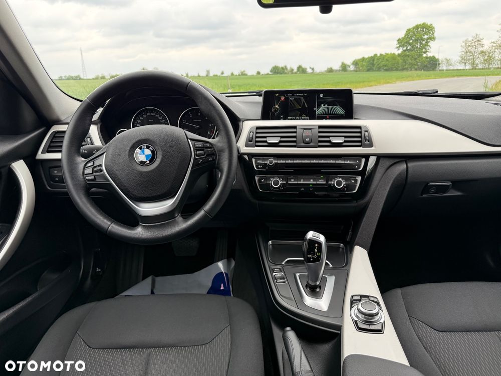 BMW Seria 3 - 18
