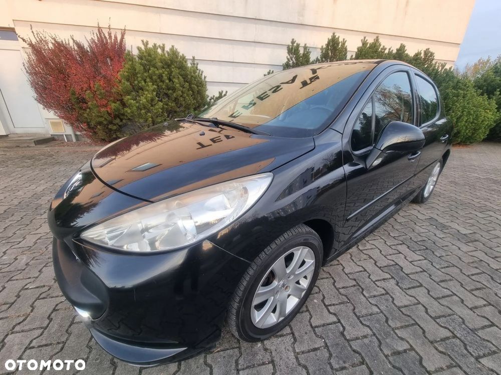 Peugeot 207 - 18