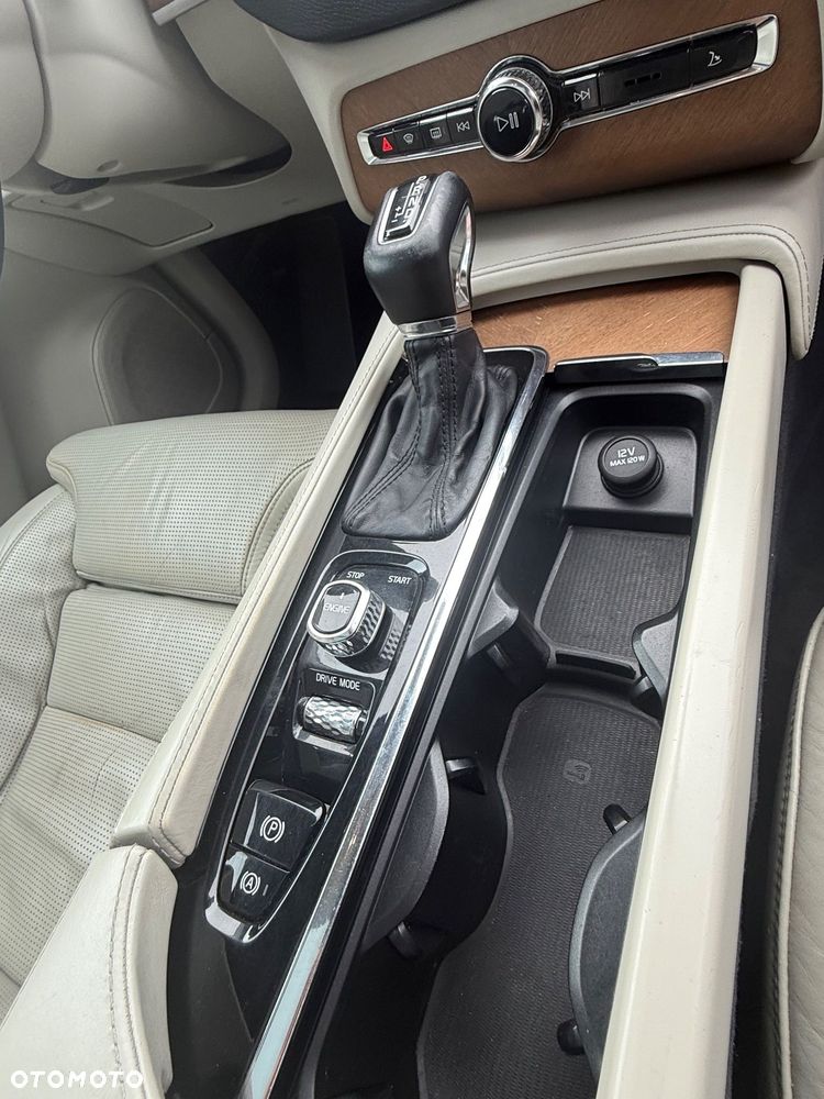 Volvo XC 90 D5 AWD Inscription - 4