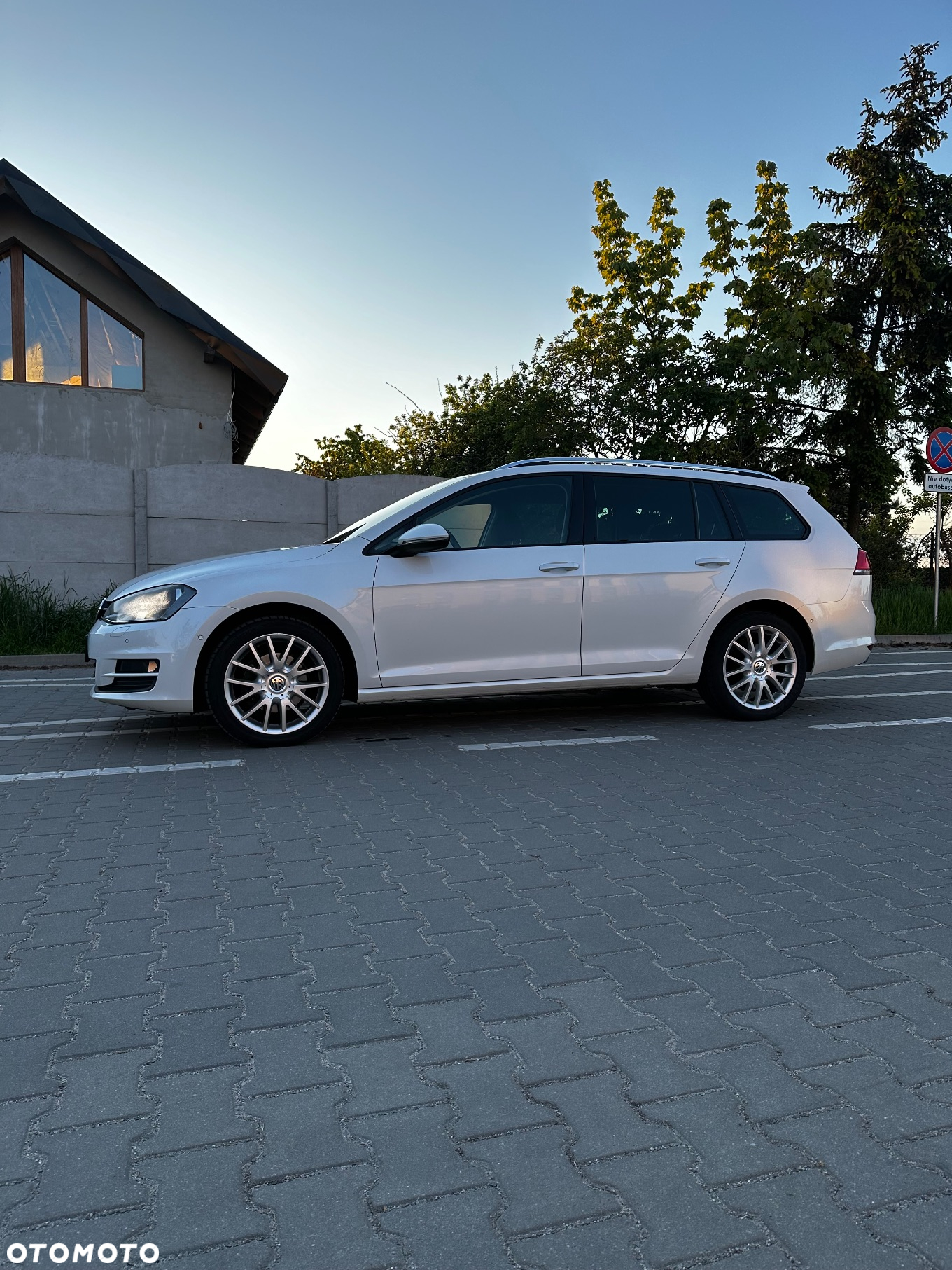 Volkswagen Golf VII 1.6 TDI BMT Comfortline - 4