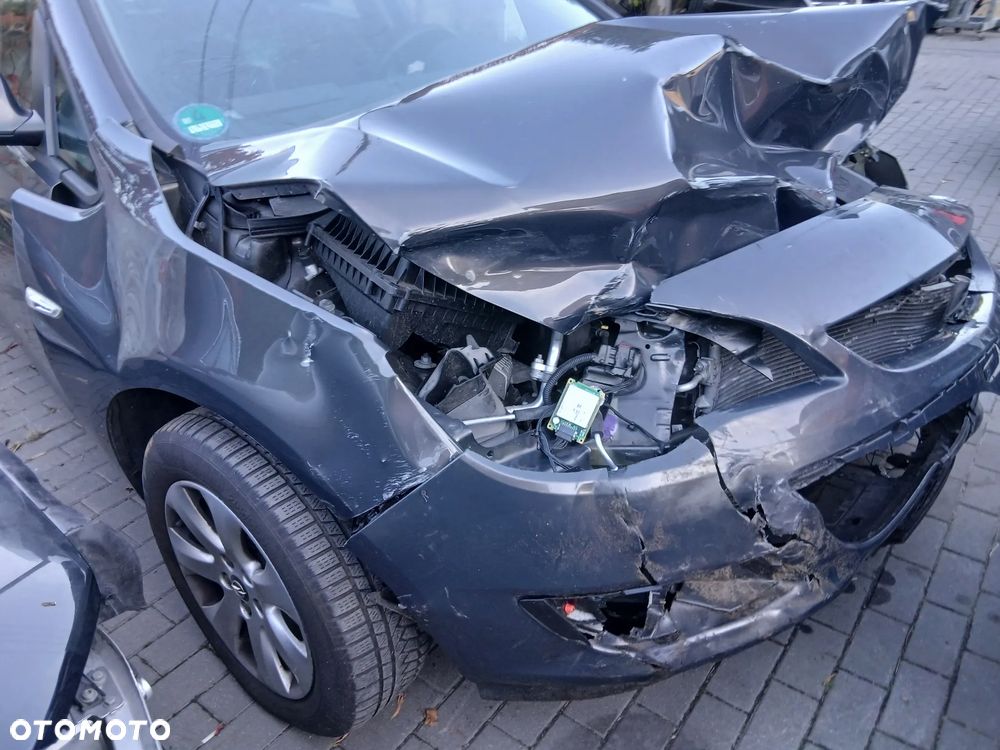 Opel Astra 2015 photo 4